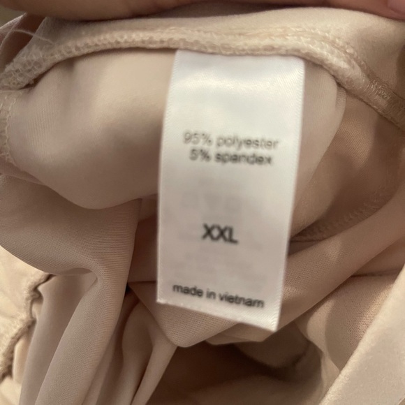 Women's Tie-Waist Shorts - Picture 4 of 4